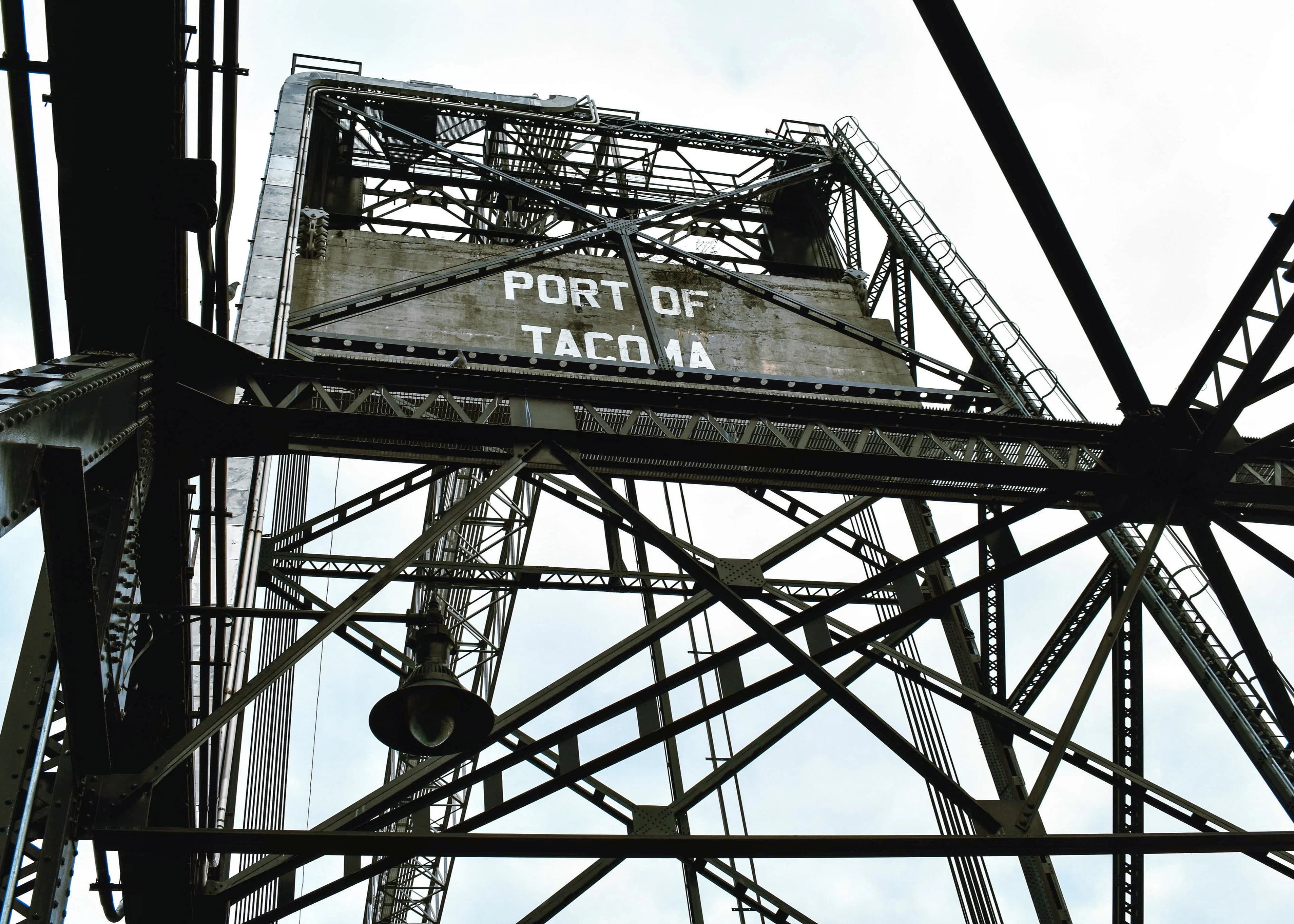 Architecture-focused landscape photo captured by Raven Inkwork in Washington